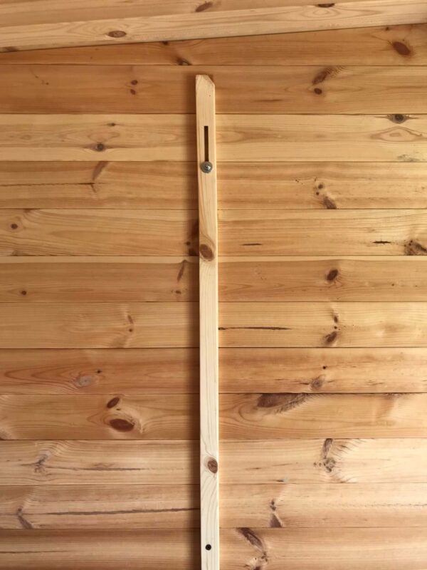 casetta in legno marche particolare interno